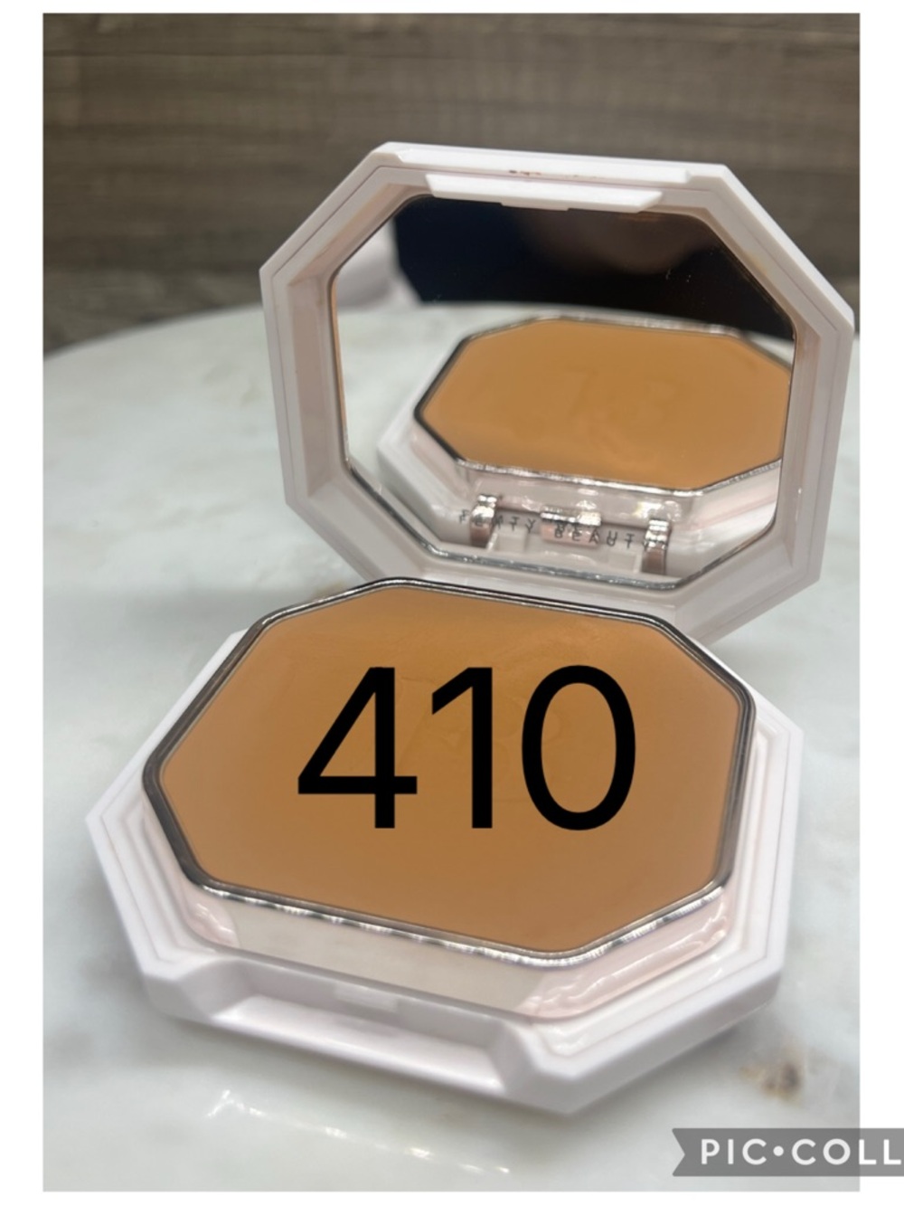 Fenty Beauty Pro Filt’r Soft Matte Powder Foundation -410
